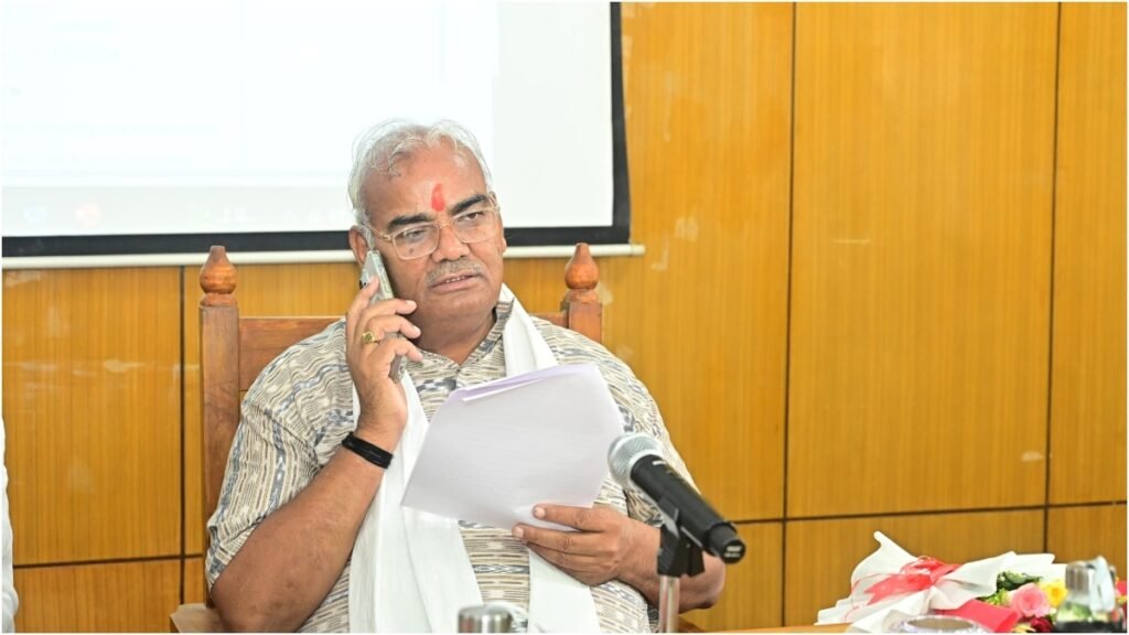 जयपुर:-सरकारी-टीचर-ने-शिक्षा-मंत्री-को-दी-रिश्वत!-मदन-दिलावर-बोले-‘ये-मेरी-जिंदगी-की…’